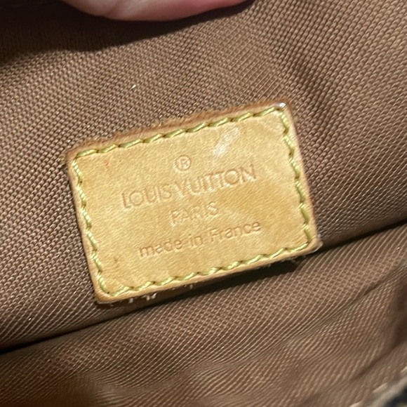 Louis Vuitton Crossbody - Picture 8 of 12